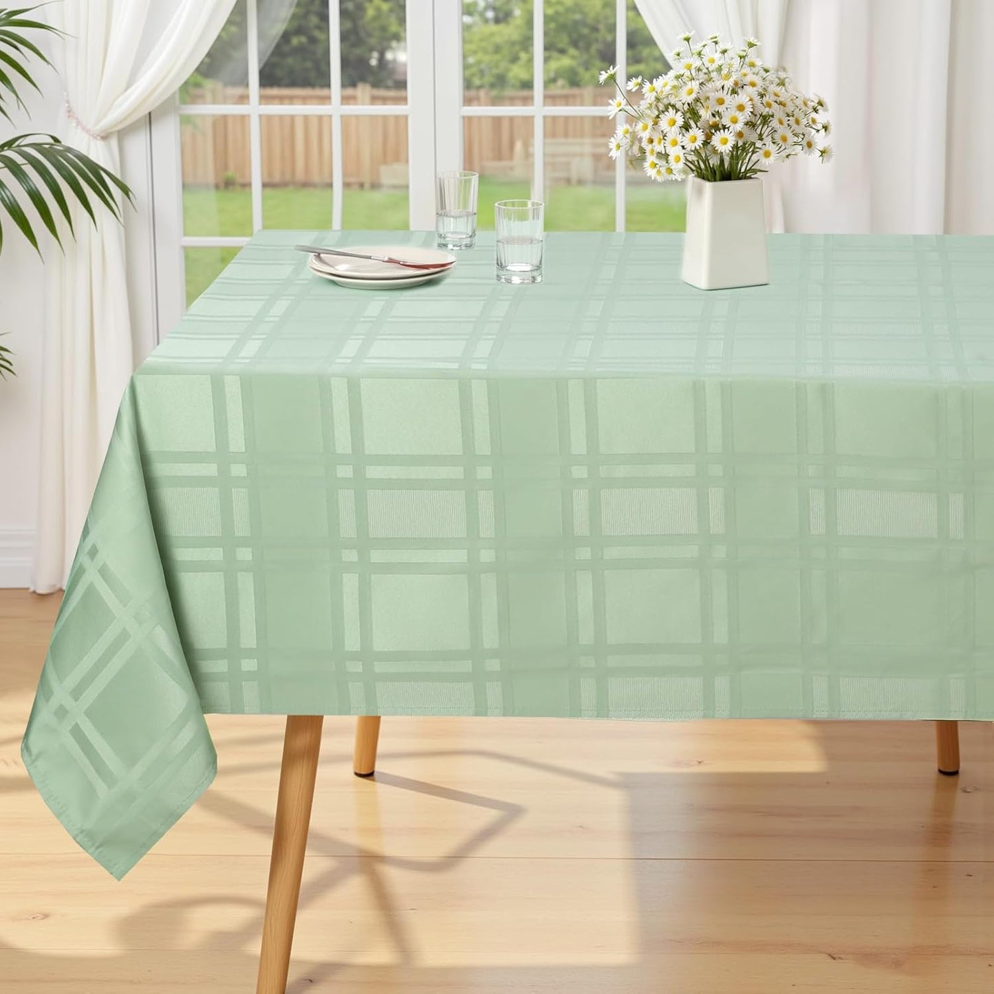 Waterproof & Stain-Resistant Tablecloth with Checkered Pattern – 52x70 inch Rectangular