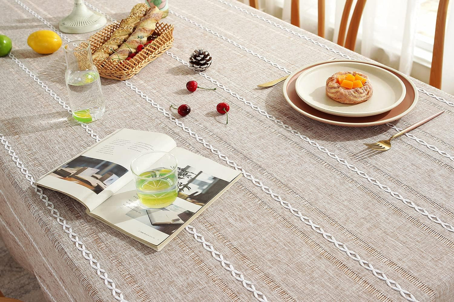 60 x 84 Inch Rustic Faux Linen Tablecloth – Water-Resistant Farmhouse Style – Rectangular Dining Table Cover